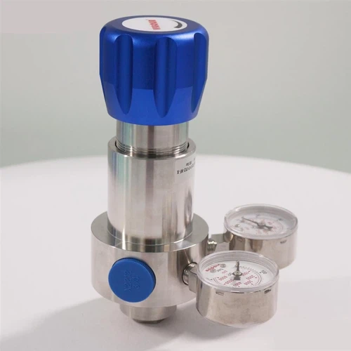 High in high out gas pressure regulator High in high out gas pressure regulator